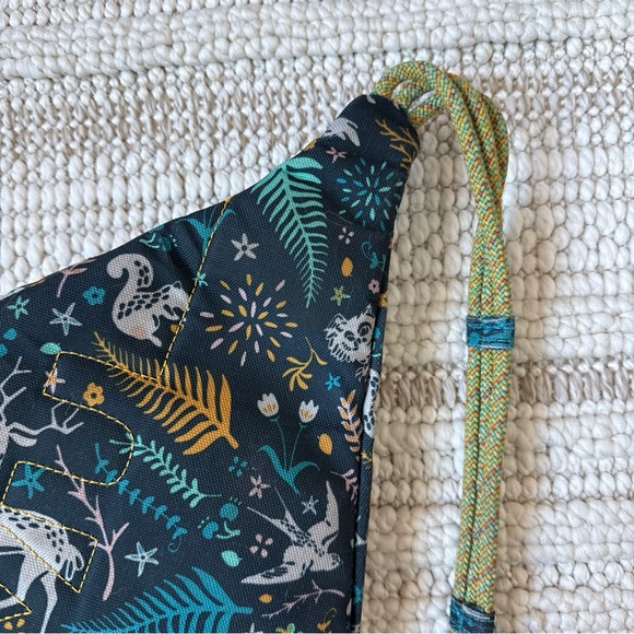 KAVU Crossbody Rope Sling Womens Blue Animal Print Pink Lining Purse Hiking - Picture 13 of 14